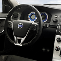 2015-Volvo-V60-Sportswagon-cockpit-1